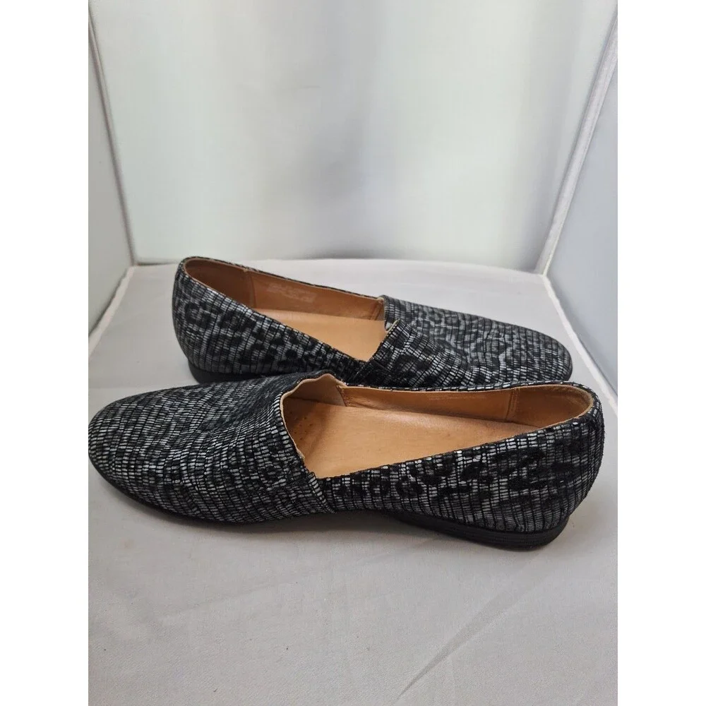 DANSKO Black Silver Textured Leather Loafers Flats Shoes Size 39 (8.5)